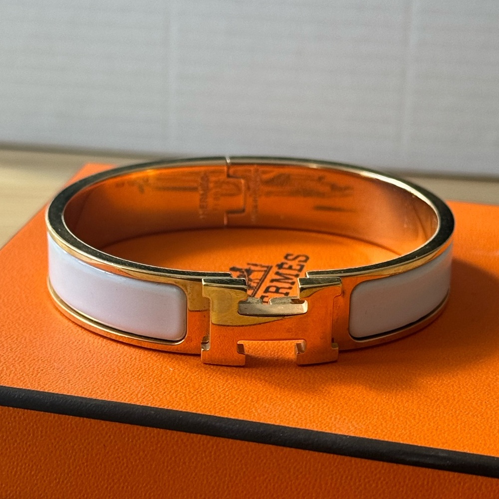 Hermes ‘H’ bracelet in white and rose gold